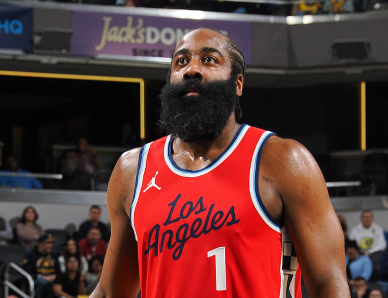 步行者复出首战，复出首战轰40分状态火爆，逆转取胜成为焦点！